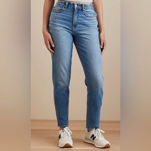 American Eagle Curvy Mom Jeans High Rise Straight Leg Denim Blue Size 14 LONG